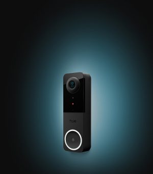 Eine kabelgebundene Video-Türklingel in Schwarz