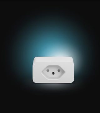Ein Philips Hue Smart Plug in Weiß.