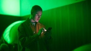 Halte von überall aus die Augen offen