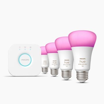 Lâmpadas inteligentes Philips Hue e Hue Bridge em fundo branco